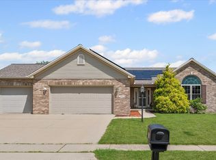 402 Wesley Ave, Savoy, IL 61874
