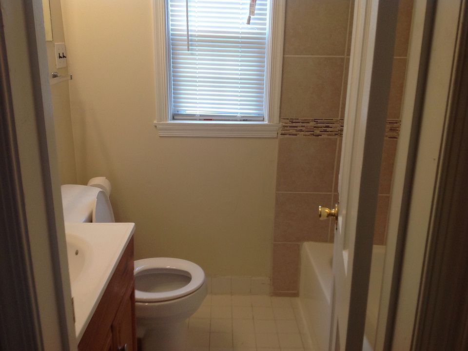 2nd image of 2015 37th St SE APT 201