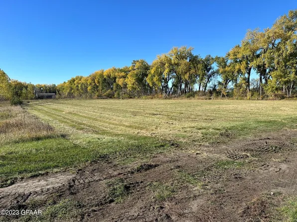 11th St NE, Thompson, ND 58278