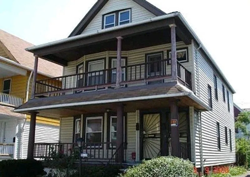 14124 Strathmore Ave photo 1
