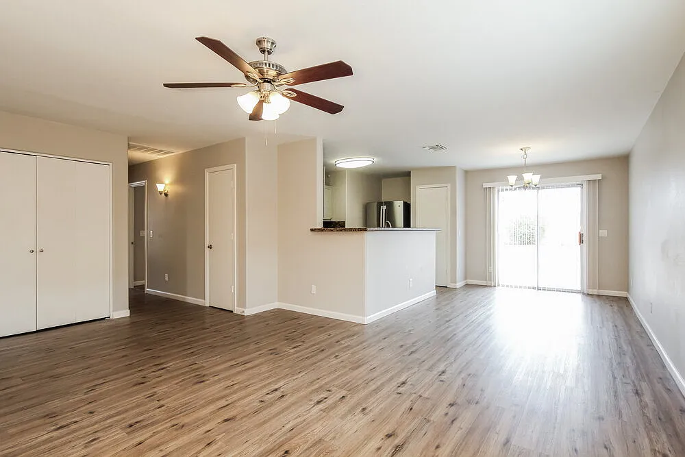 3 bed, 2.0 bath, 1182 sqft, $1,860 — Photo 4