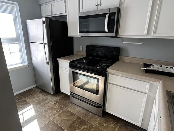 3rd image of 8222 Lima East Dr