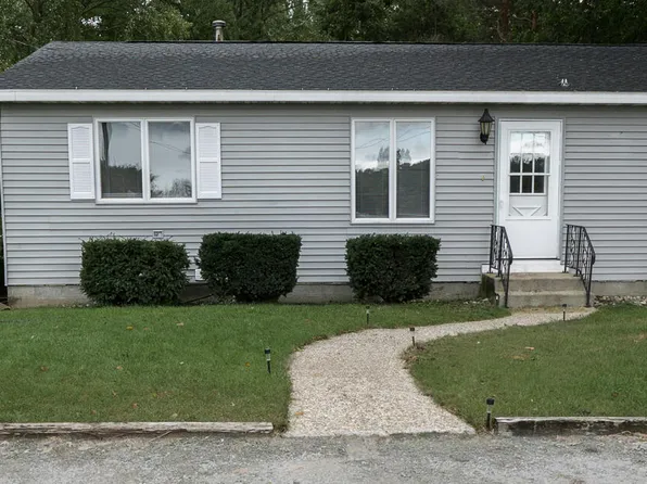 17635 Dogwood Dr, Spring Lake, MI 49456