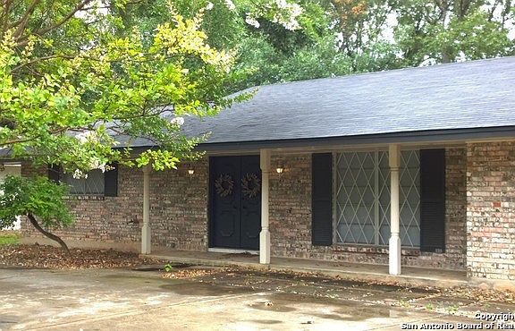 2nd image of 1344 Grey Oak Dr