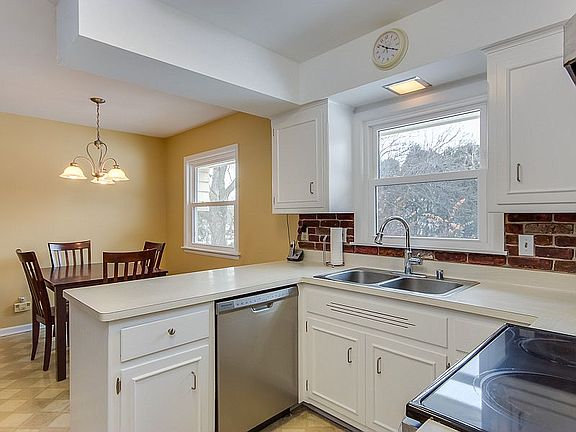 3rd image of 17840 Redvere Dr