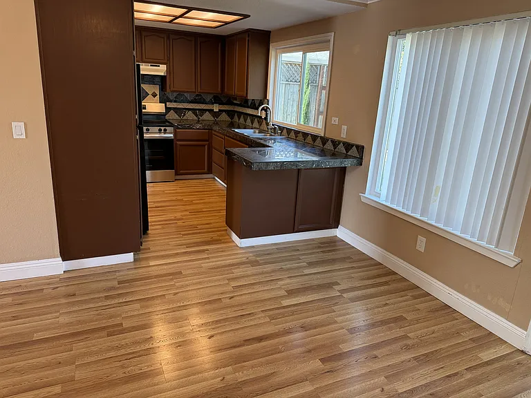 3355 Zorina Way — Photo 31