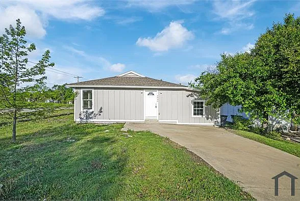 4 bed, 1467 sqft, $1,999 — Photo 2