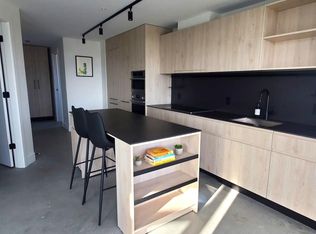 3996 Dumfries St #405, Vancouver, BC V5N 3S3