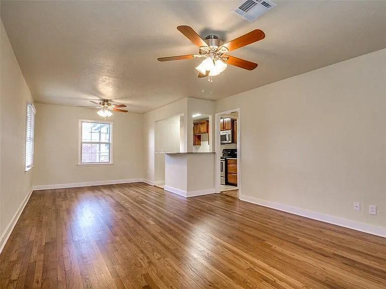 1001 Missouri St — Photo 3