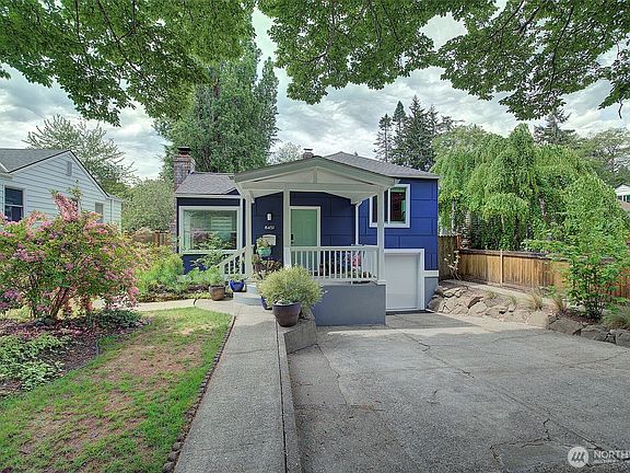 4th image of 8451 35th Avenue SW