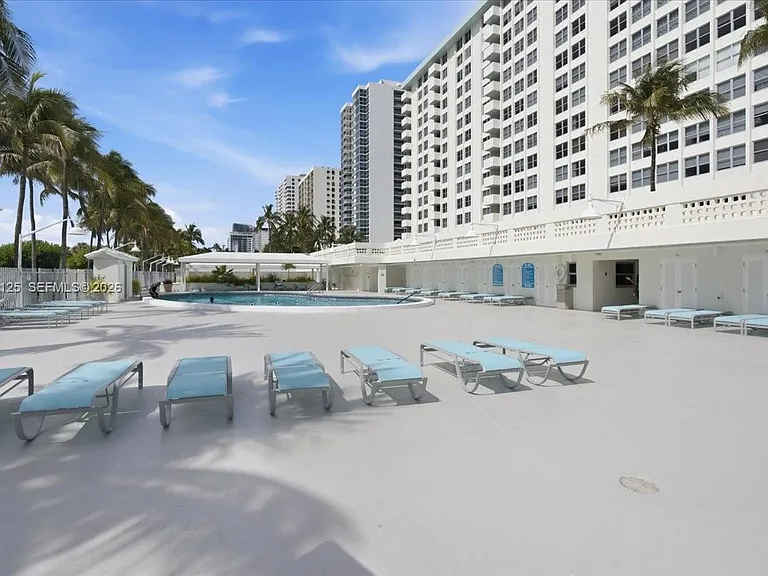 2899 Collins Ave #1022 — Photo 24