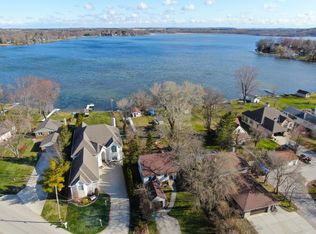 6110 S Bay Rd, Hartford, WI 53027