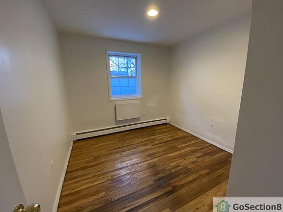 4th image of 1347 Saint Lawrence Ave APT 1