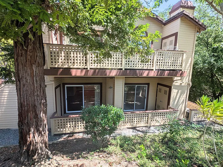 143 Tuscany Ct — Photo 13