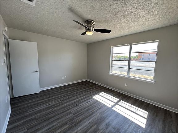 5th image of 305 N 7th St