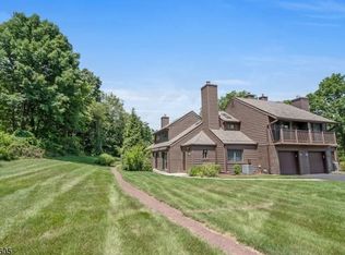 4 Yacenda Dr, Morris Plains, NJ 07950