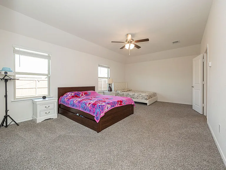 1205 Colonial Bluff Ln — Photo 10