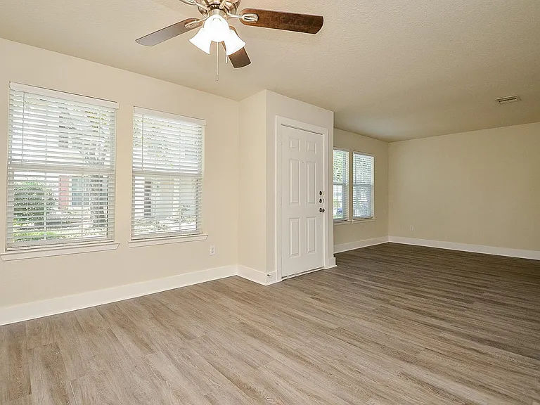3935 Federal Ln — Photo 4