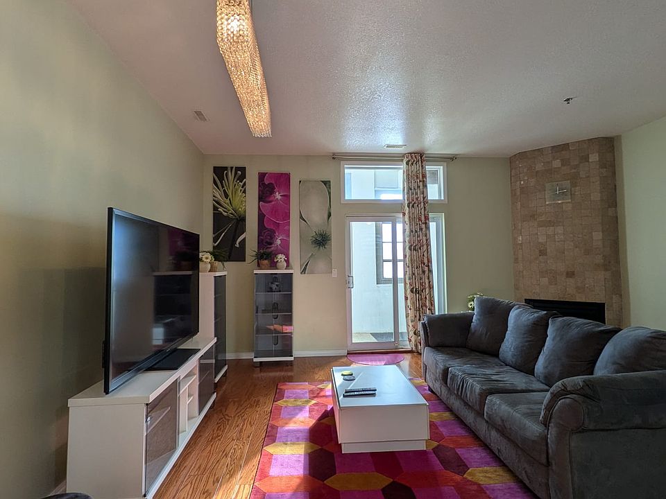 1st image of 1901 Victoria Ave #206