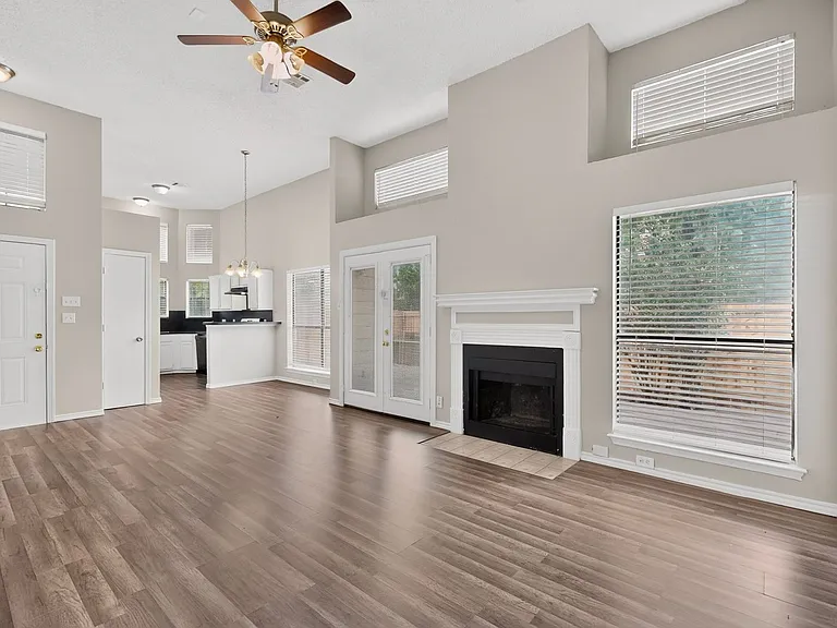 2521 Winter Oak St — Photo 6