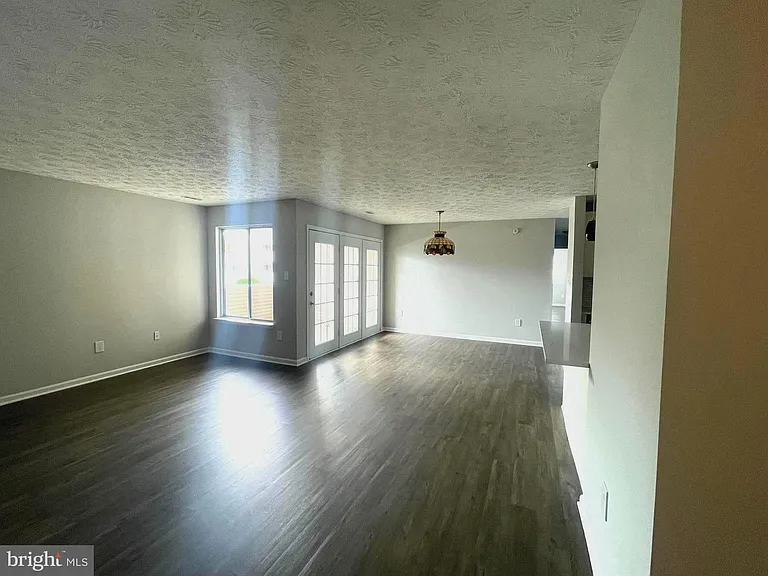 2137 Wainwright Ct #1C — Photo 2