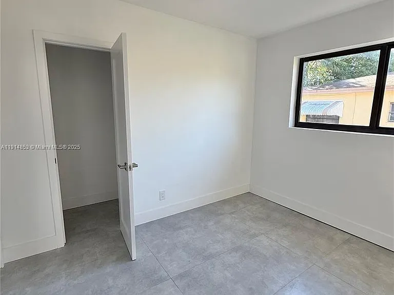 12615 N Miami Ave — Photo 37