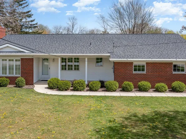 1356 Sheffield Dr, Saginaw, MI 48638