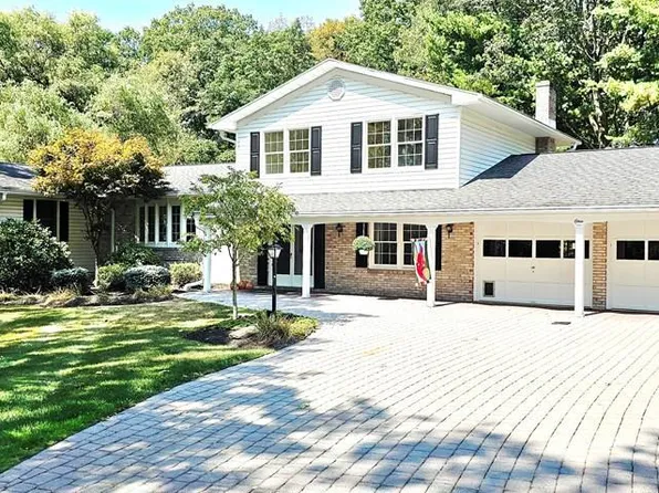 1 Haldon Dr, Johnstown, PA 15905