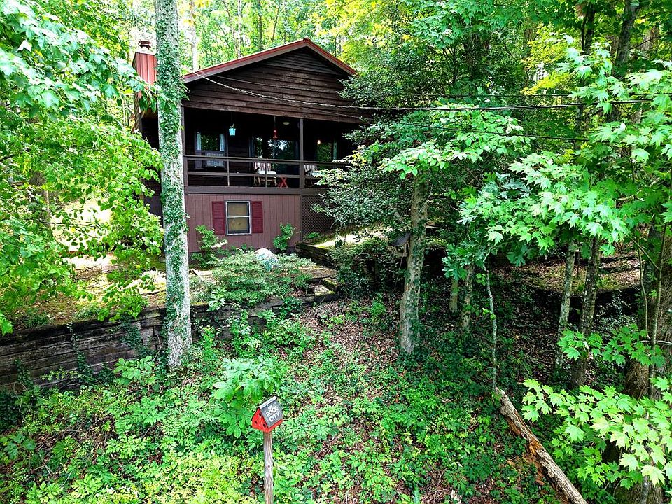 1st image of 111 Cottontail Ln