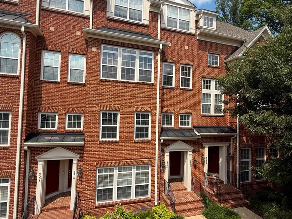9504 Walker Way, Manassas Park, VA 20111