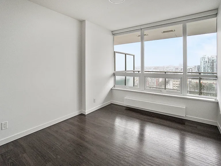 183 Georgia St E — Photo 127
