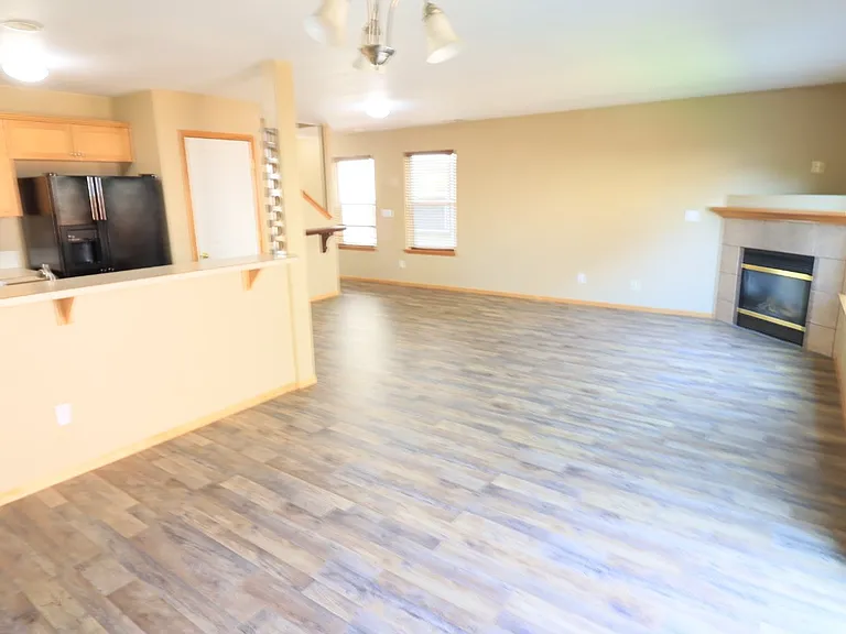 2807 SW Indian Cir — Photo 2