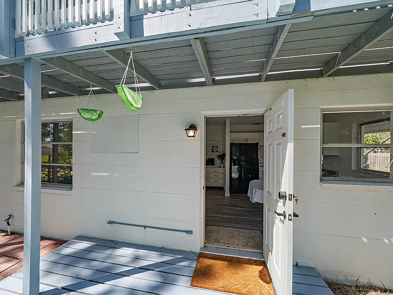 708 Shore Rd #D — Photo 2