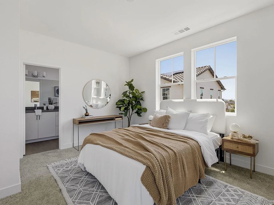 1st image of 304 Ishaan Ln