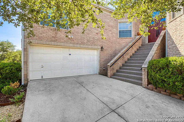 723 Sendera St — Photo 3