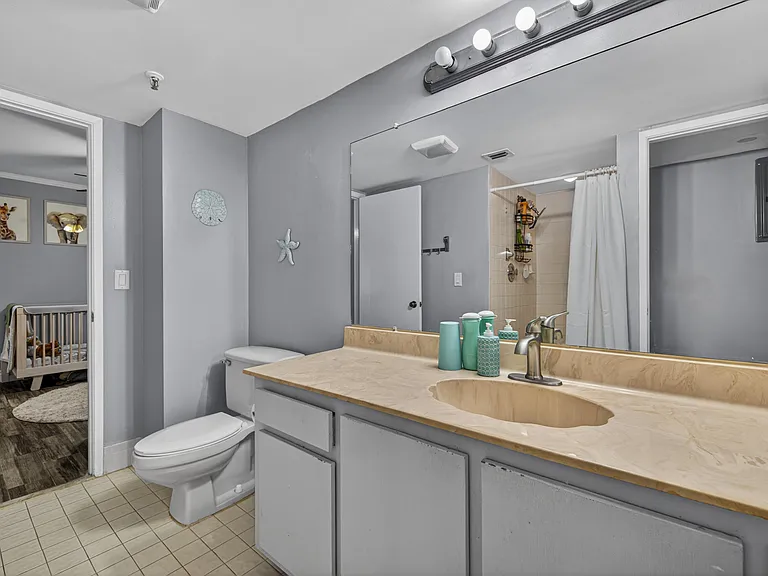 2200 S Cypress Bend Dr #101 — Photo 21