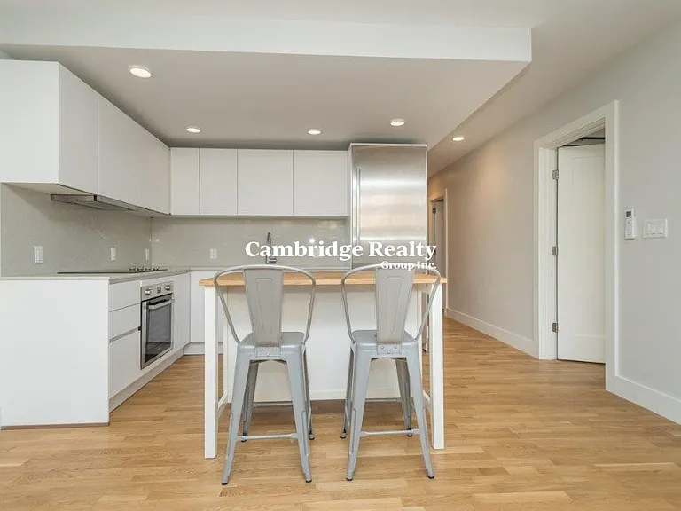 334 Harvard St #T1 — Photo 2