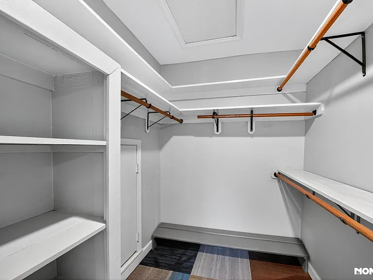8006 Crenshaw Ln — Photo 18