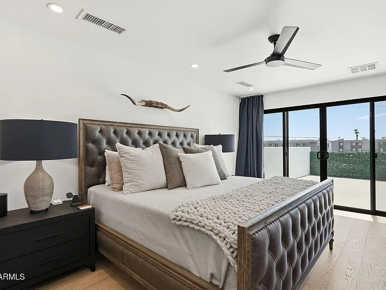 1921 E Medlock Dr — Photo 24