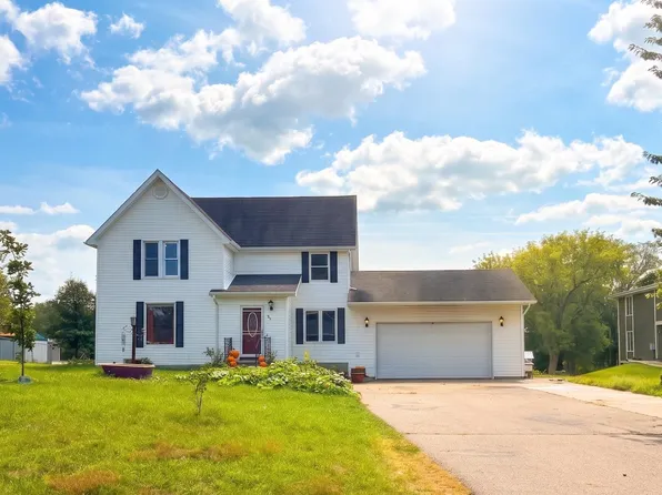 801 E Chestnut St, Pardeeville, WI 53954