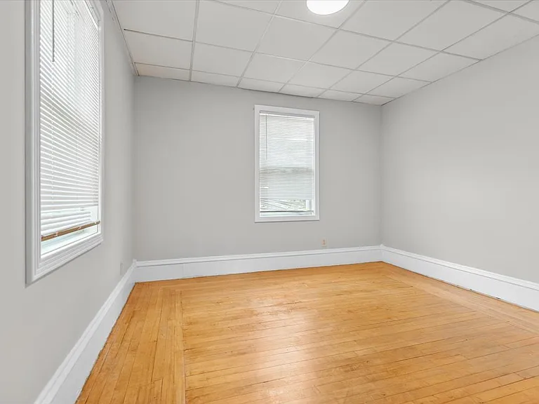 322 S Stewart Ave #3 — Photo 6