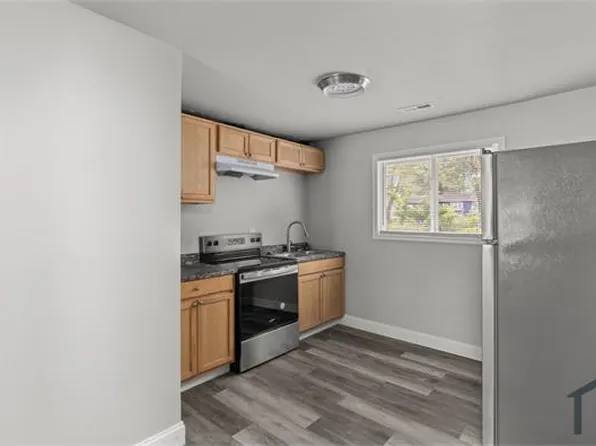 10333 Earl Dr, Saint Louis, MO 63136