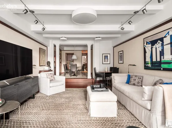 333 West 57th Street image 3 of 23