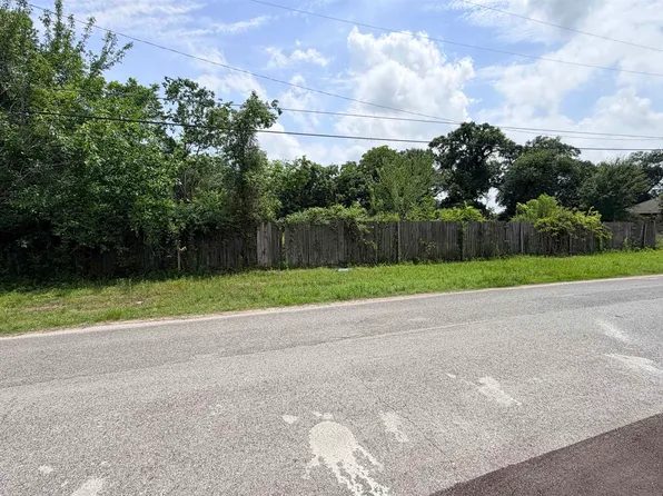 0 Campus St, Orange, TX 77630