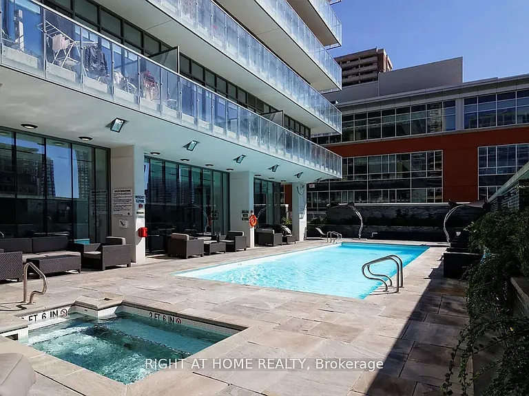33 Charles St E #1005 — Photo 13