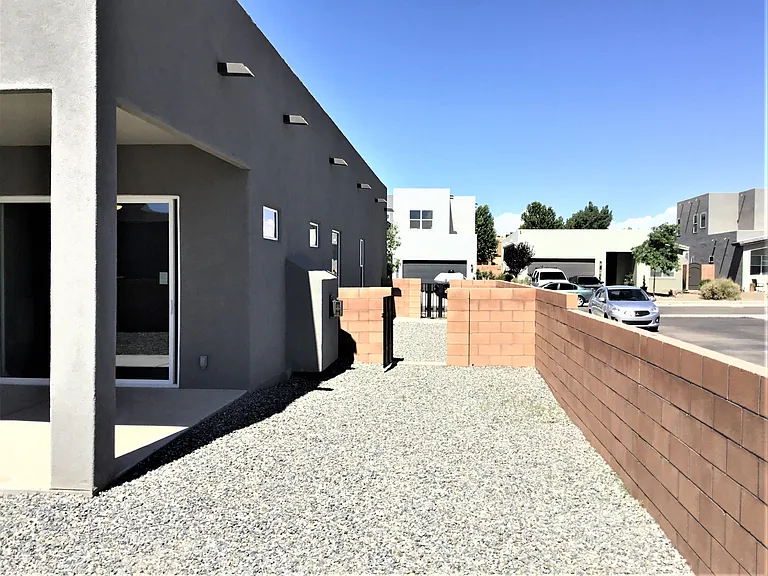 2406 Lynn Rd SE — Photo 17