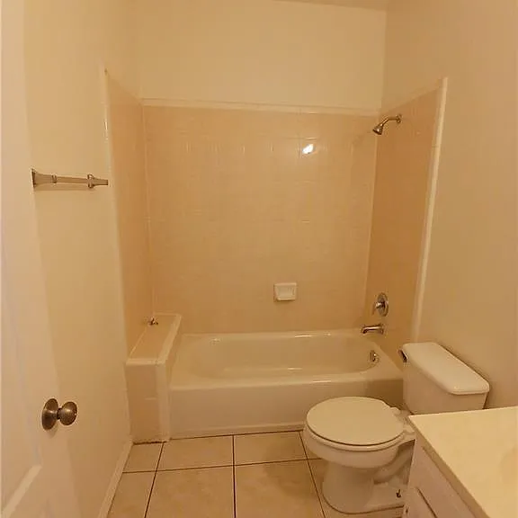 128 San Jacinto St — Photo 11