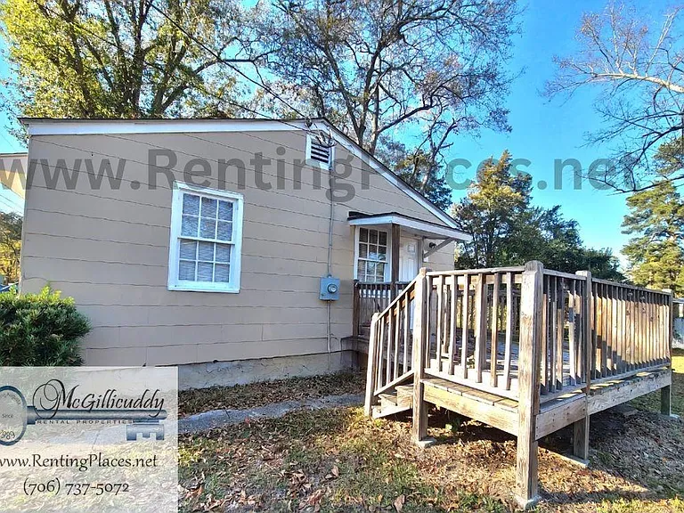 1212 Holden Dr — Photo 2