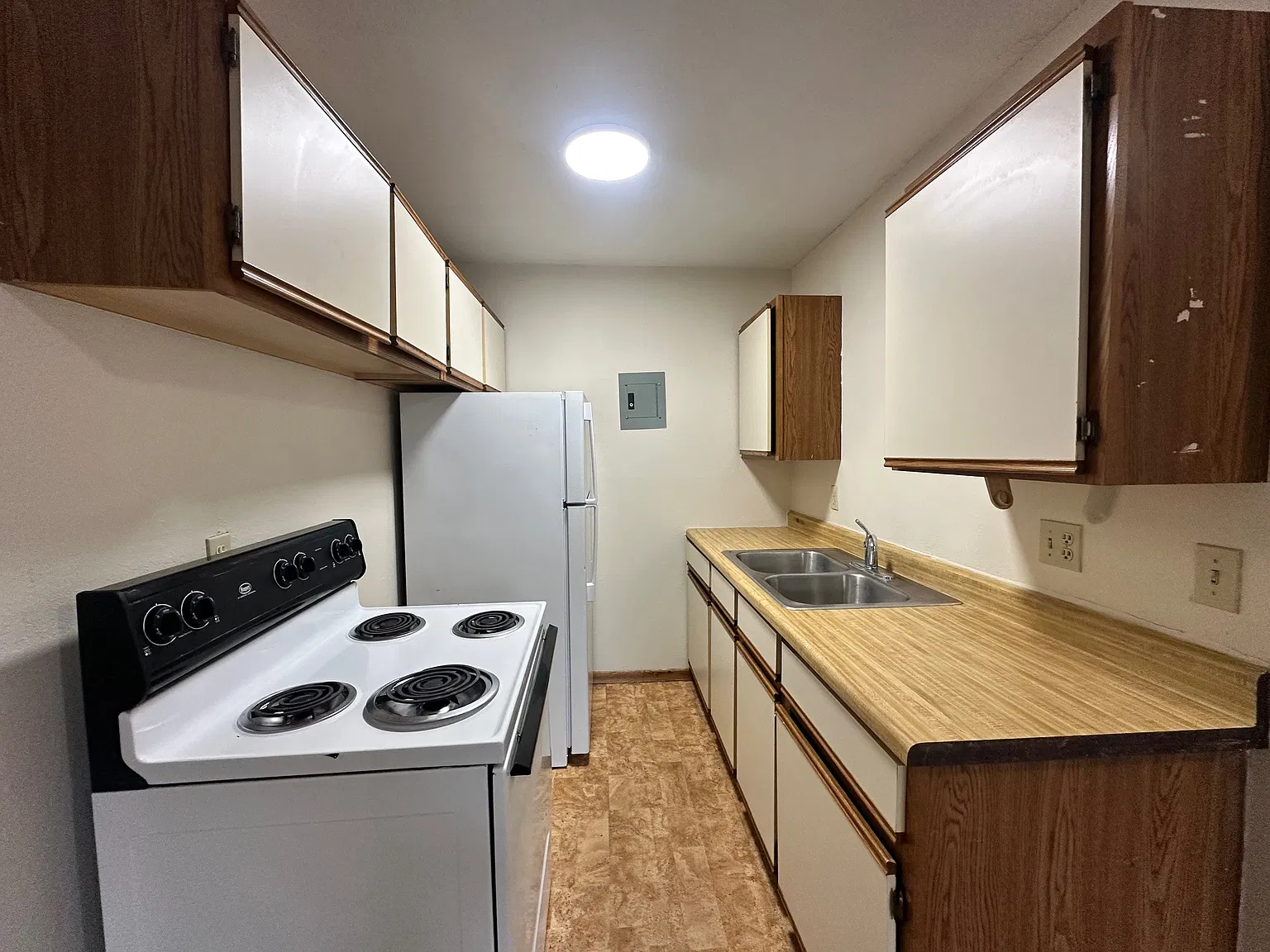 Suite Liv'n 24th St. Apartments — Photo 3