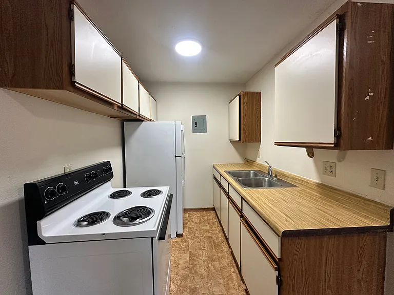 24th St. Apartments — Photo 16